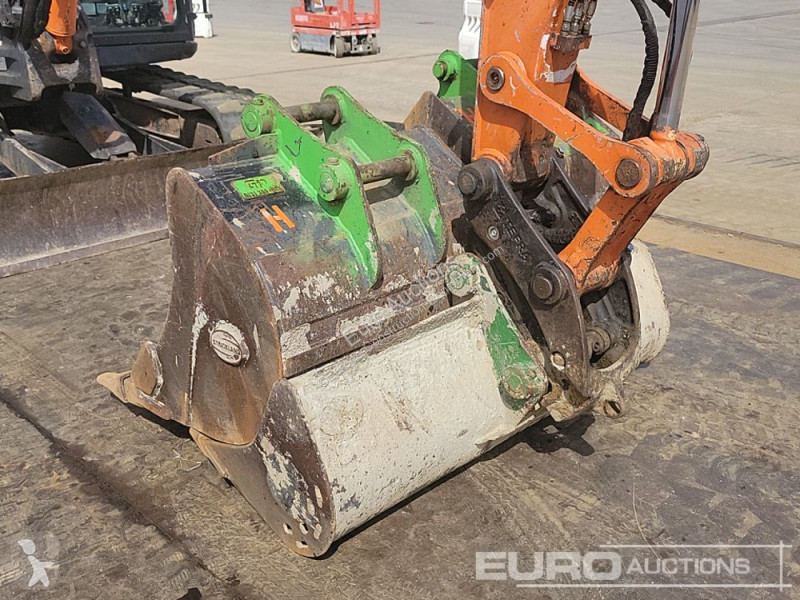 Escavatore Hitachi B-6