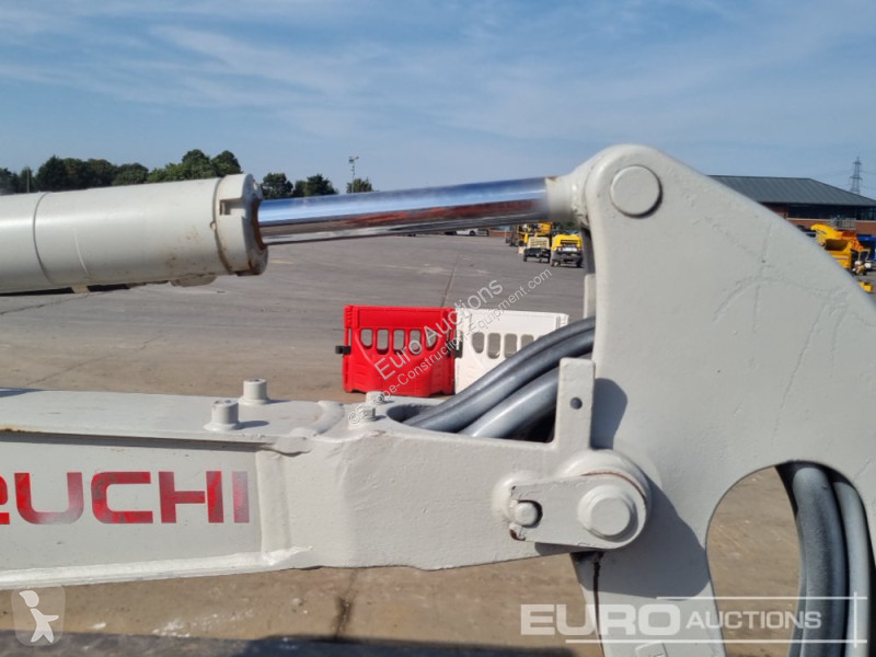 Escavadora Takeuchi TB216