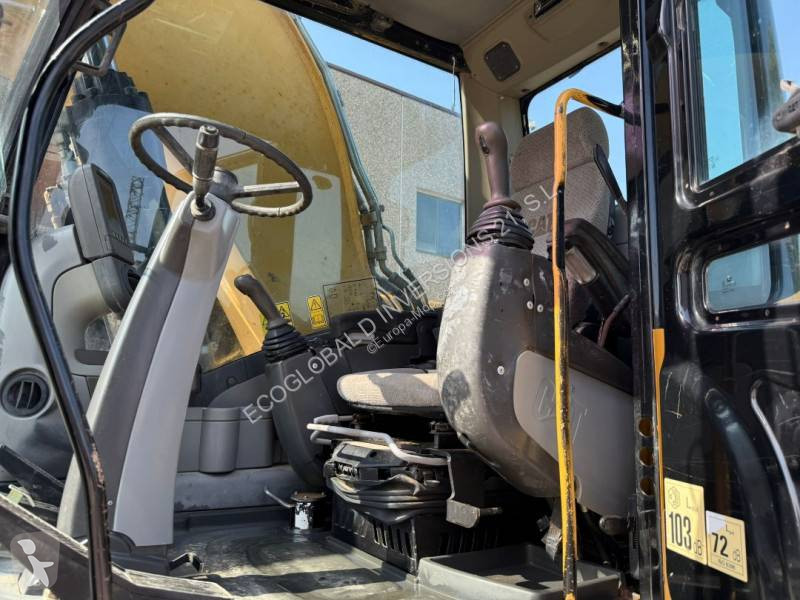 Escavatore Caterpillar D