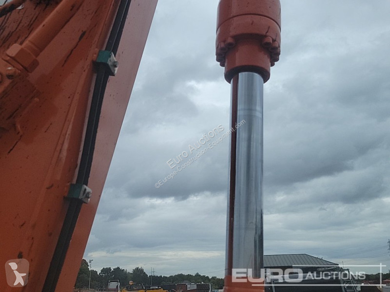 Lopatový nakládač Hitachi -6