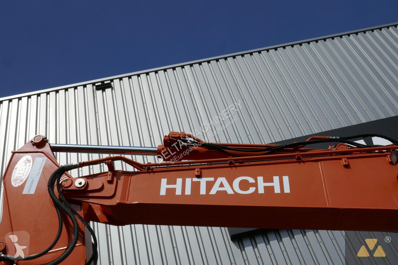 Escavatore Hitachi -6