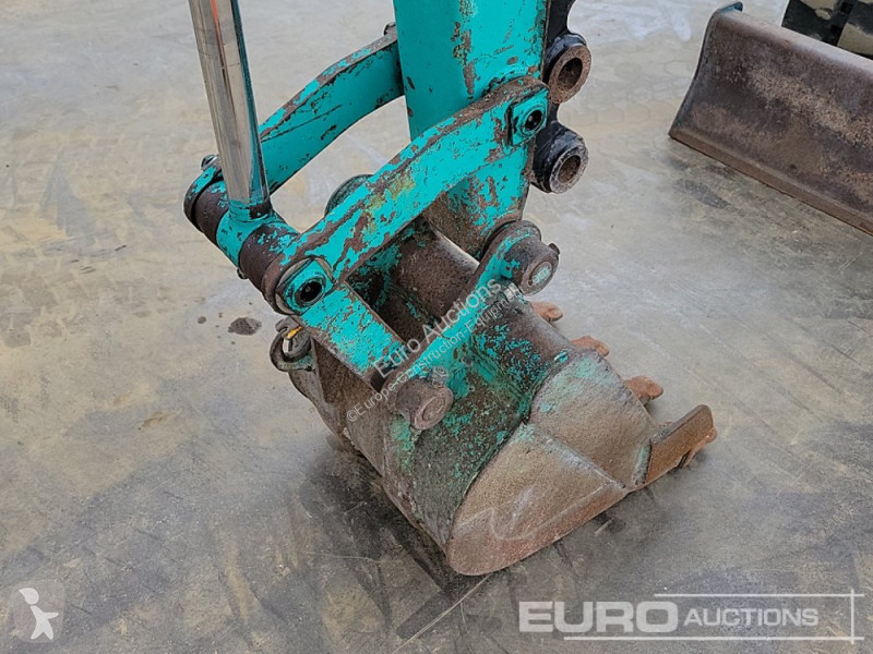 جرافة Yanmar B2U