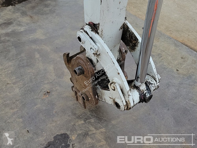 Escavadora Takeuchi TB216