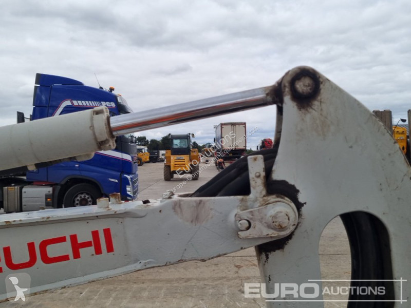 Escavadora Takeuchi TB216