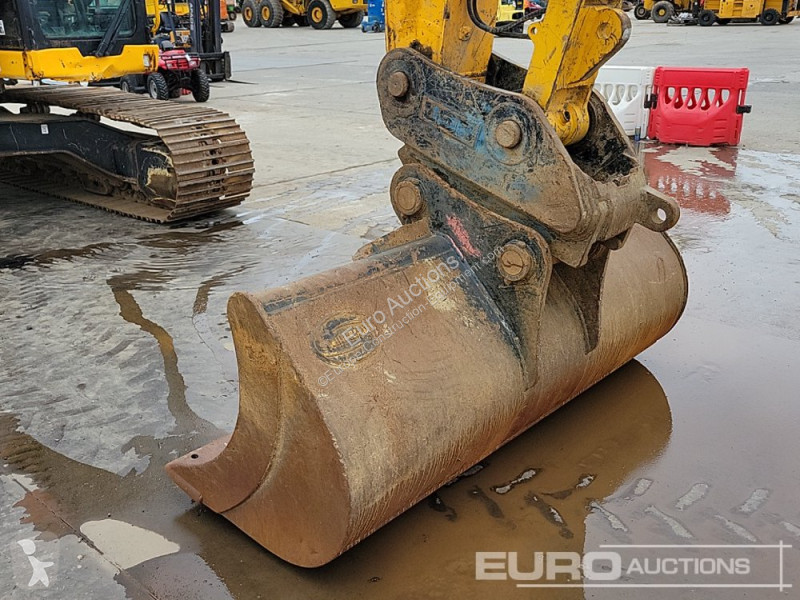 جرافة JCB 220XLC