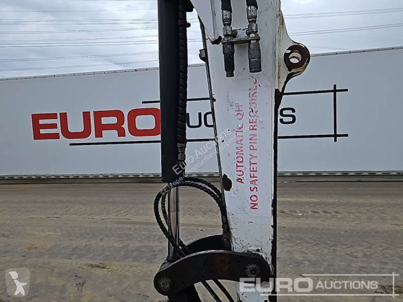 Escavadora Bobcat Z