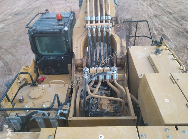 Lopatový nakládač Caterpillar 395 (Saudi Arabia)