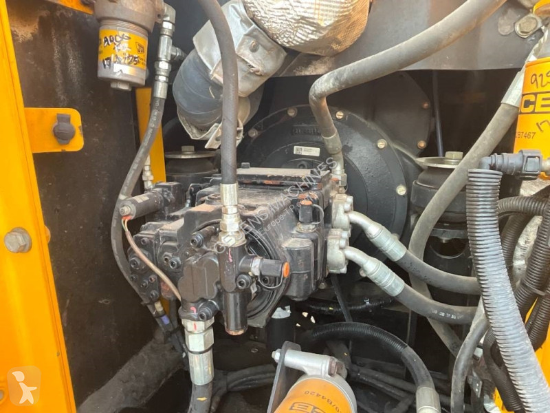Escavadora JCB 4F