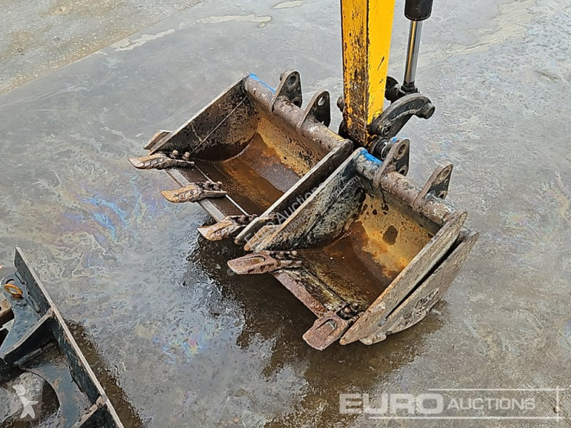 Lopatový nakládač JCB