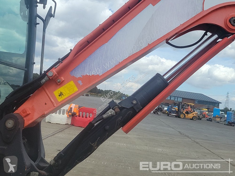 Lopatový nakládač Kubota U48-4