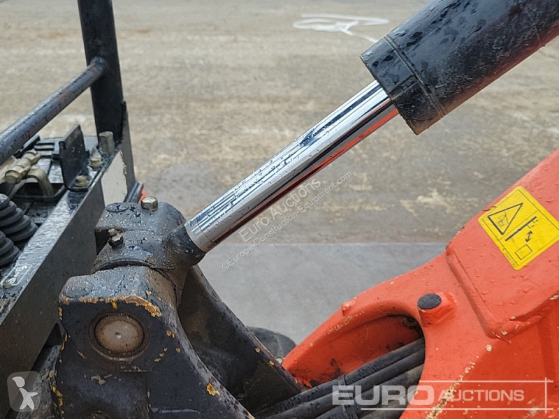 Lopatový nakládač Kubota KX015-4