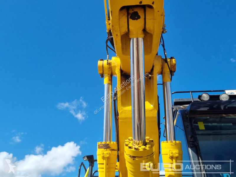 Excavator Komatsu -11