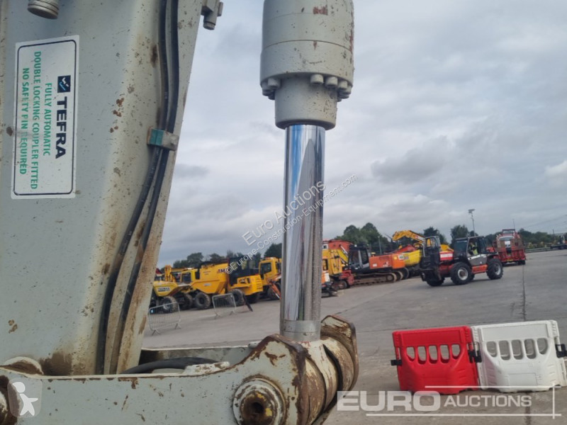 جرافة Takeuchi TB2150R