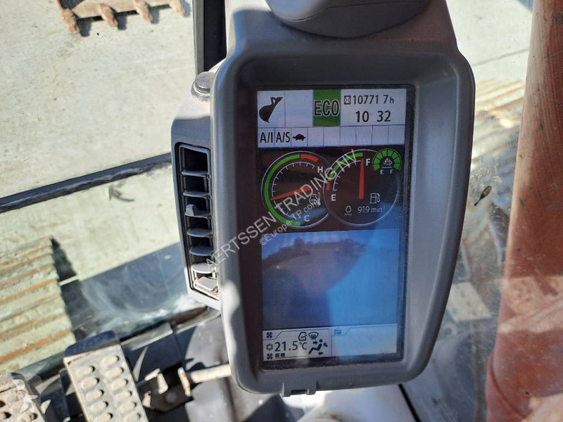 Excavator Hitachi -6