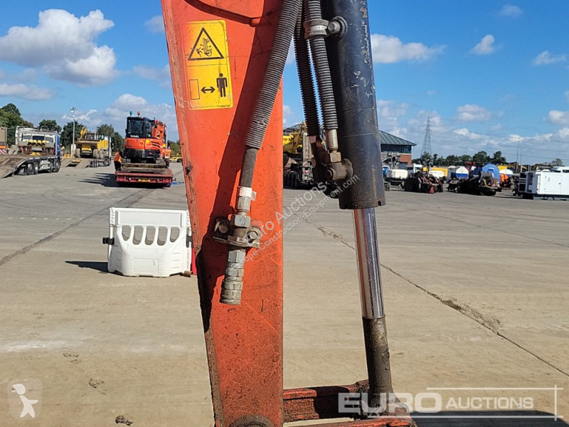 جرافة Kubota U27-4