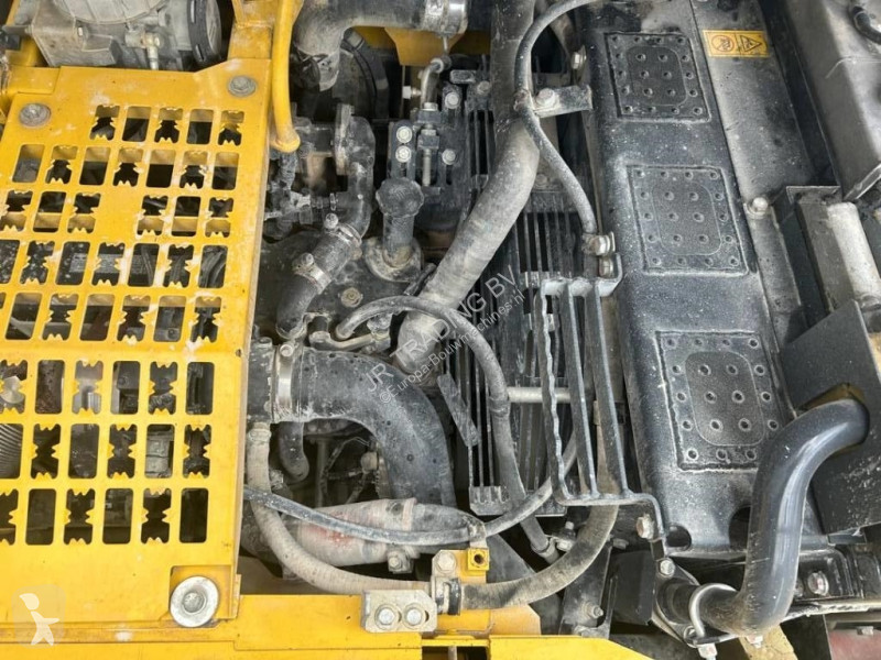 Excavator Komatsu LC-10