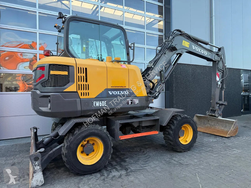 Escavadora Volvo EW60E