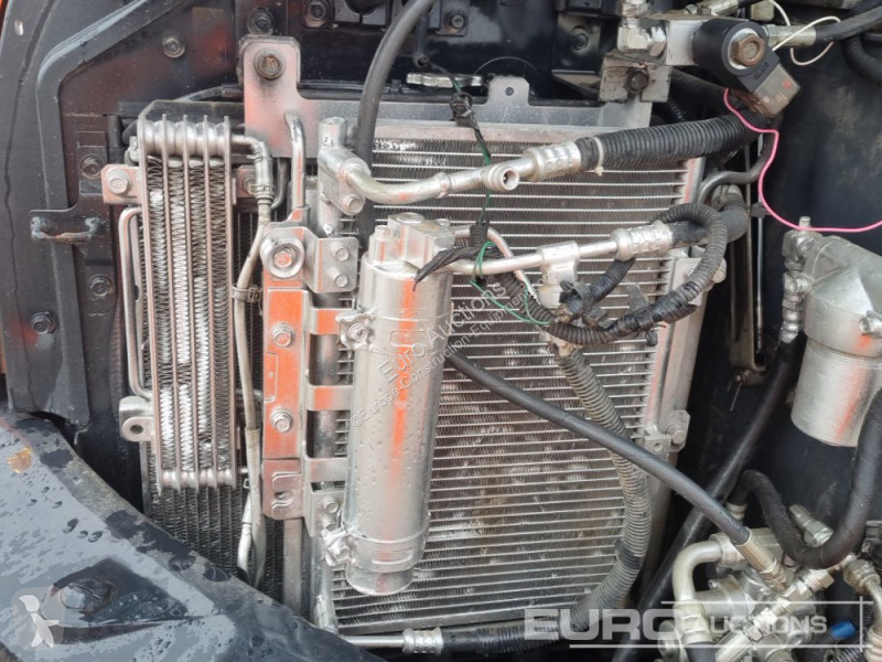 Lopatový nakládač Kubota KX163-5