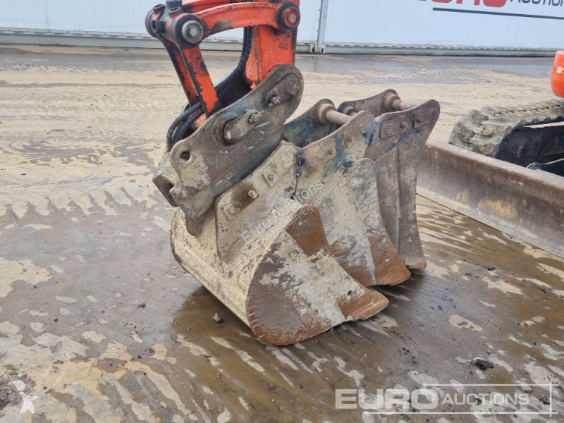 Lopatový nakládač Kubota U55-4