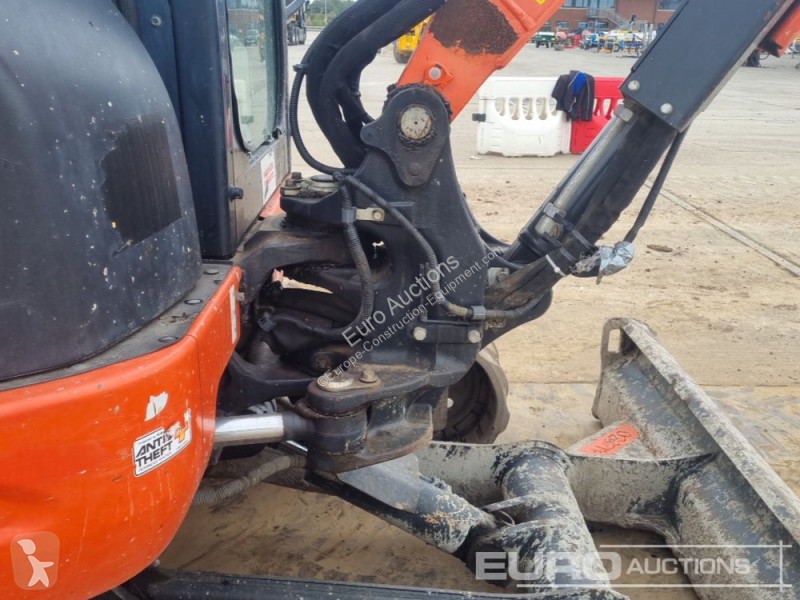 Lopatový nakládač Kubota U48-4