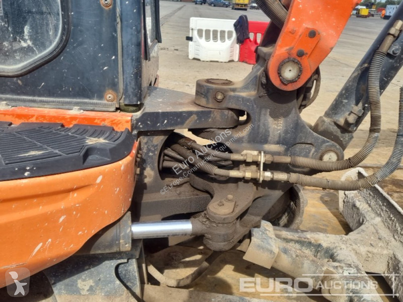 Lopatový nakládač Kubota KX101-3