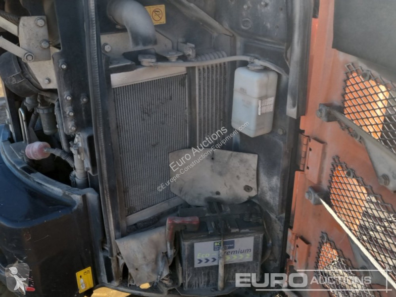 Lopatový nakládač Hitachi ZX26U-5A CLR