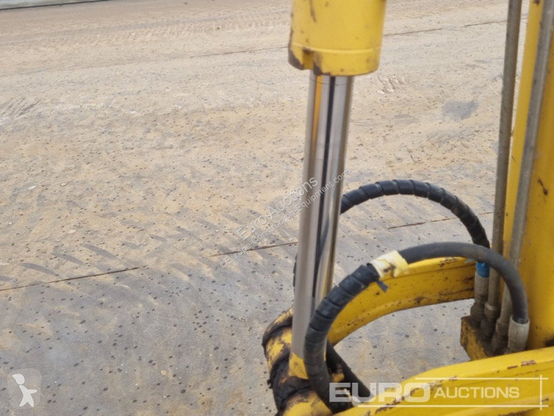 جرافة Komatsu PC26MR-3