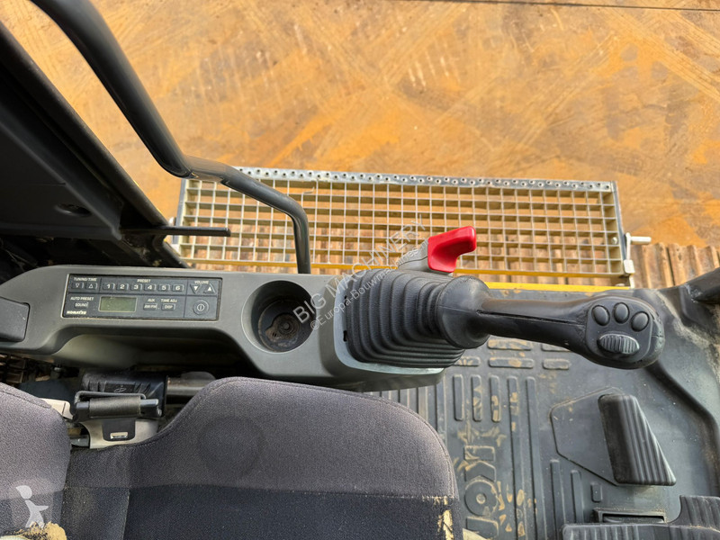جرافة Komatsu