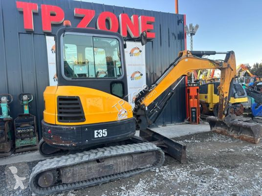 Lopatový nakládač Bobcat e35 à 23 500 € ht