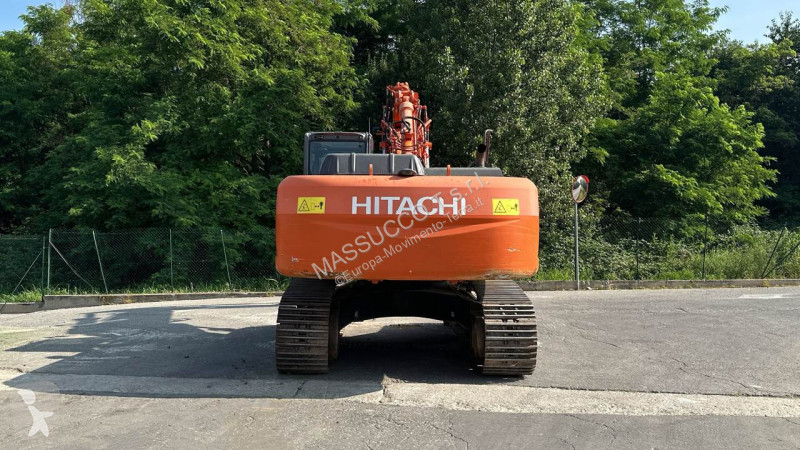 Escavatore Hitachi T-3