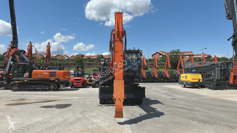 Rýpadlo Hitachi
