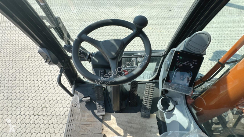Rýpadlo Hitachi ZX220W-7