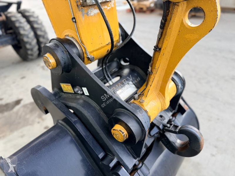جرافة Caterpillar F