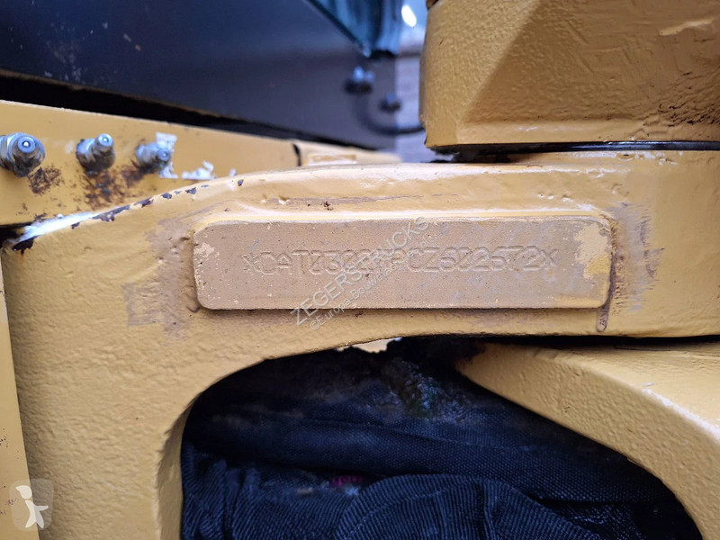Экскаватор Caterpillar .7