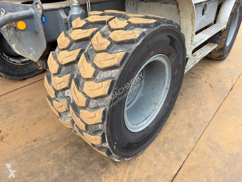جرافة Liebherr Compact