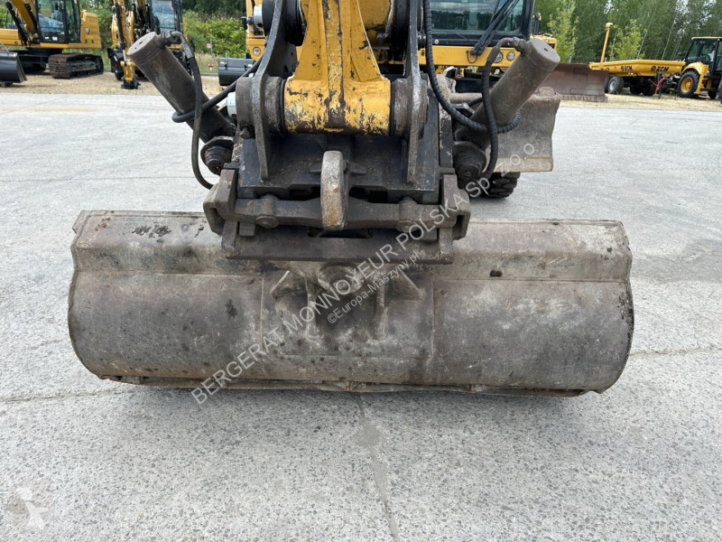 جرافة Caterpillar F