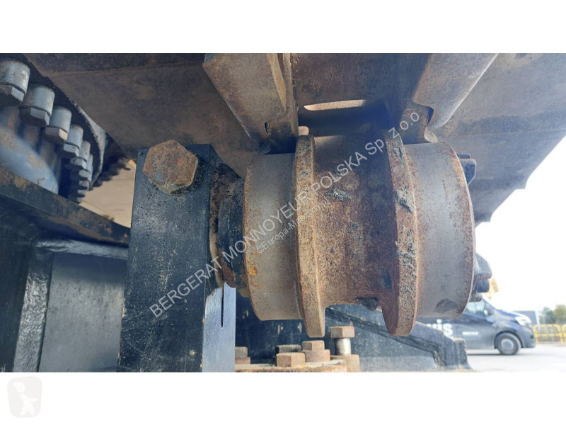 Lopatový nakládač Caterpillar 352