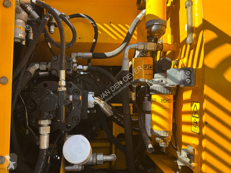Rýpadlo JCB JS145