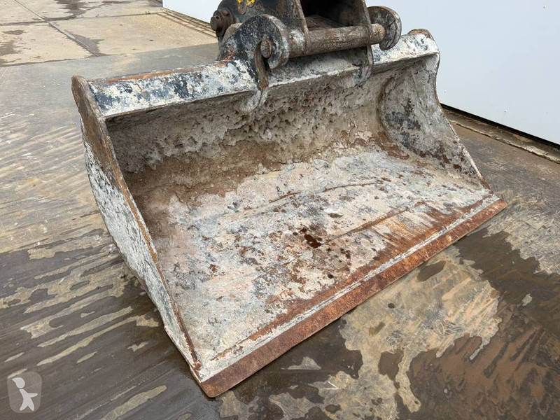 جرافة Hitachi - Quick Coupler / Automatic Greasing