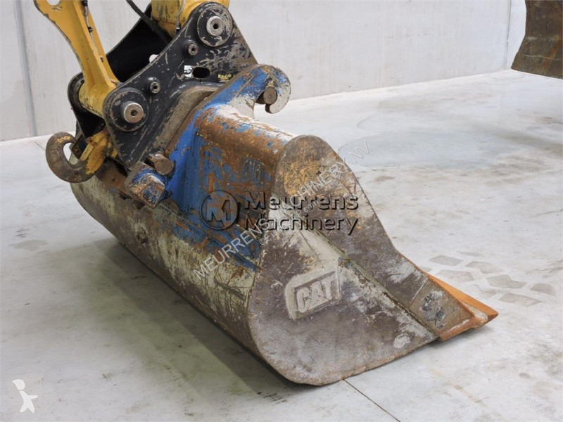 جرافة Caterpillar F