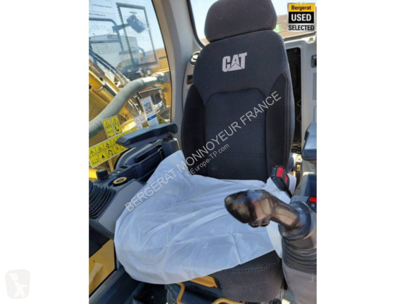 Багер Caterpillar