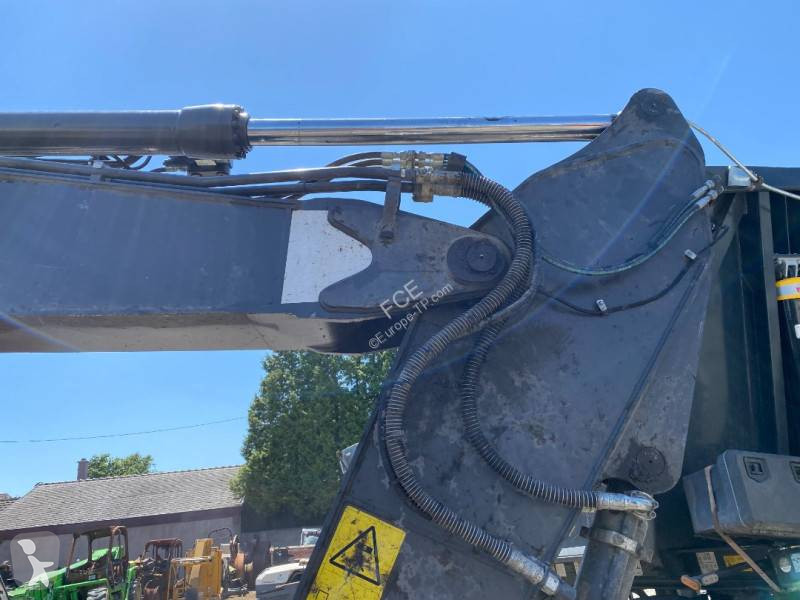 Rýpadlo Volvo EC 220 EL /Certificat CE endommagée