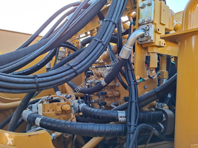 جرافة Caterpillar 395