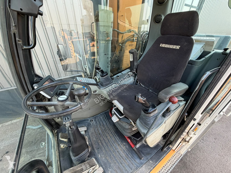 جرافة Liebherr A920