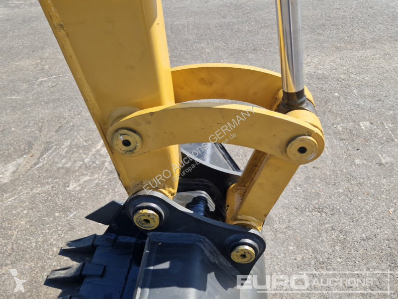جرافة Caterpillar 305.5 E2