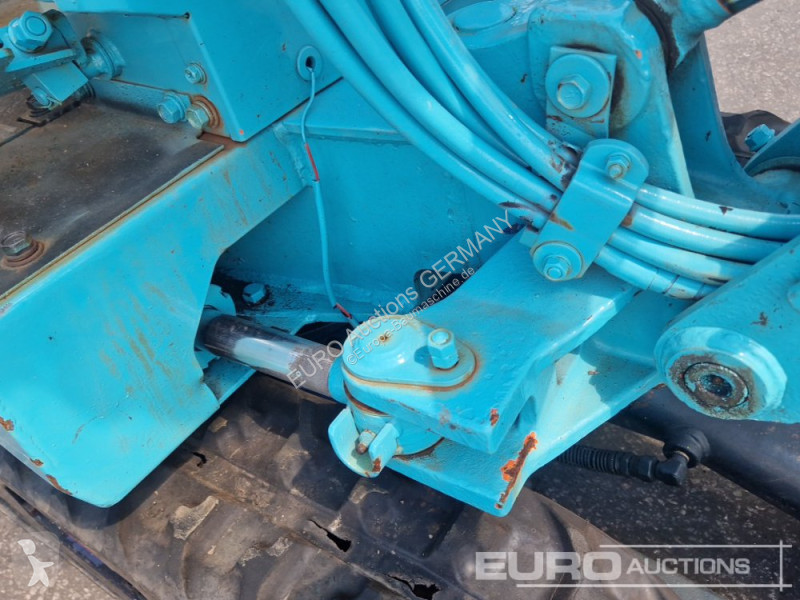 جرافة Kubota KH007