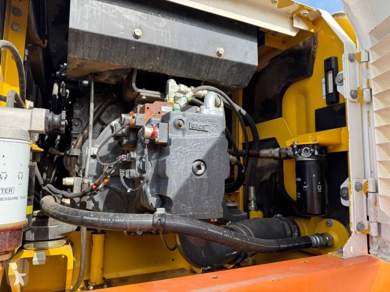 Escavadora Komatsu PW180-7E0