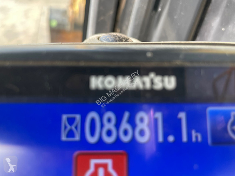 جرافة Komatsu