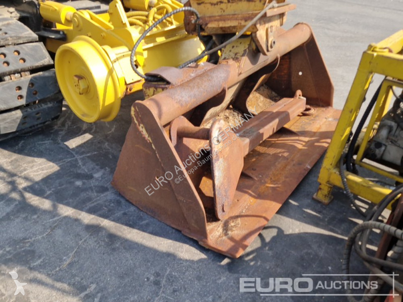جرافة Komatsu PC138US-2E1