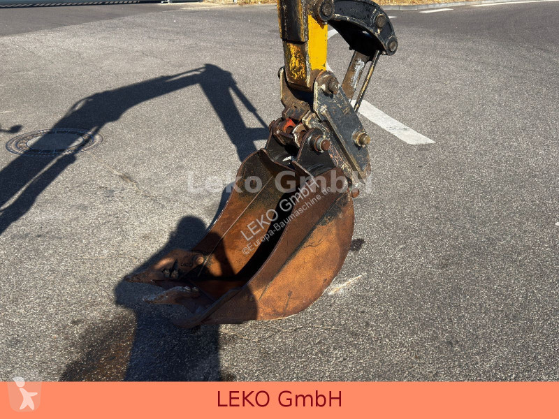 Lopatový nakládač JCB RTS